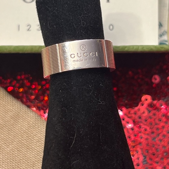 🔥🔥AUTHENTIC GUCCI Made In Italy Sterling Silver Thin Trademark Ring-🔥🔥NWT - Picture 3 of 15